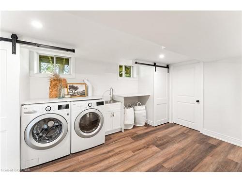 900 Centre Road, Hamilton, ON - Indoor Photo Showing Laundry Room