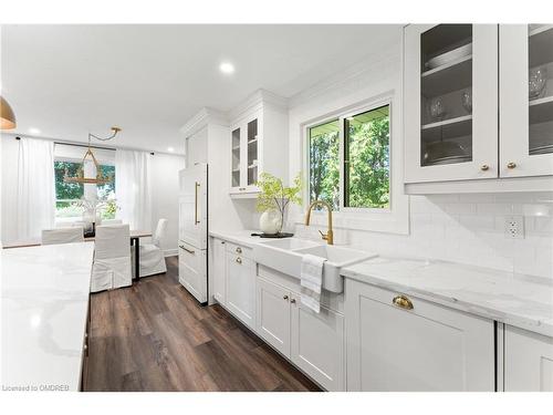 900 Centre Road, Hamilton, ON - Indoor Photo Showing Kitchen