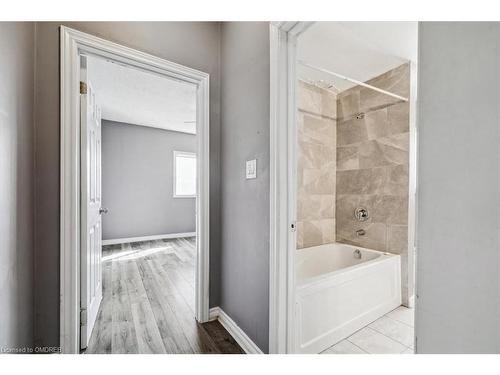 73 Vine Street S, St. Catharines, ON - Indoor Photo Showing Bathroom