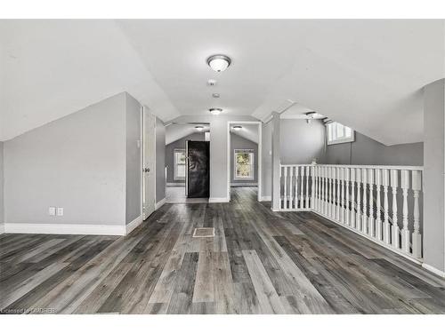 73 Vine Street S, St. Catharines, ON - Indoor Photo Showing Other Room