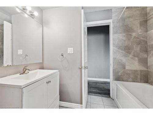 73 Vine Street S, St. Catharines, ON - Indoor Photo Showing Bathroom