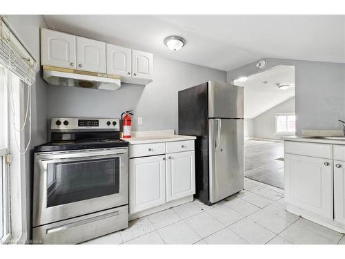 73 Vine Street S, St. Catharines, ON - Indoor Photo Showing Kitchen