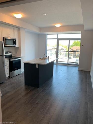 318-460 Dundas Street E, Waterdown, ON - Indoor Photo Showing Kitchen