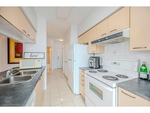 Ph09-51 Times Avenue, Markham, ON - Indoor Photo Showing Kitchen With Double Sink