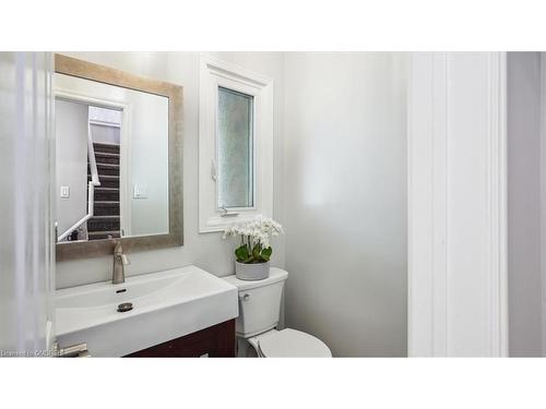 45 Pinecreek Road, Waterdown, ON - Indoor Photo Showing Bathroom