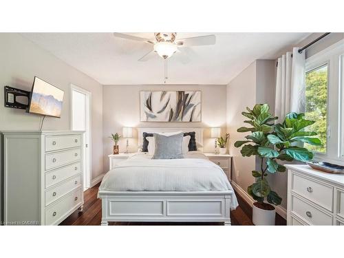 45 Pinecreek Road, Waterdown, ON - Indoor Photo Showing Bedroom