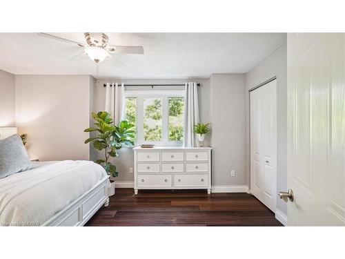 45 Pinecreek Road, Waterdown, ON - Indoor Photo Showing Bedroom