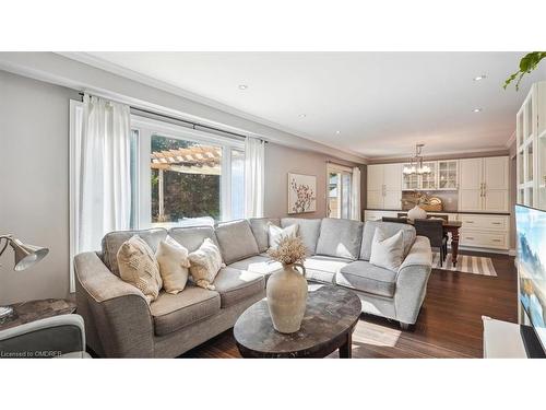 45 Pinecreek Road, Waterdown, ON - Indoor Photo Showing Living Room