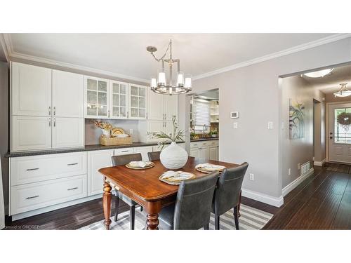 45 Pinecreek Road, Waterdown, ON - Indoor Photo Showing Dining Room