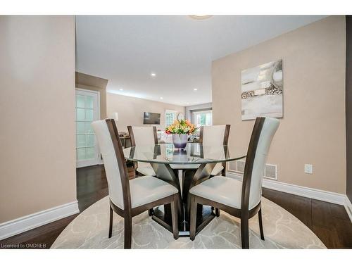 39-2022 Atkinson Drive, Burlington, ON - Indoor Photo Showing Dining Room