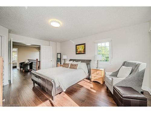 39-2022 Atkinson Drive, Burlington, ON - Indoor Photo Showing Bedroom