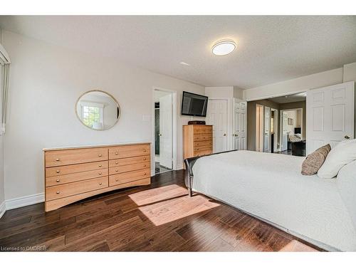 39-2022 Atkinson Drive, Burlington, ON - Indoor Photo Showing Bedroom