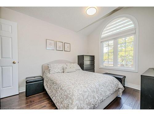 39-2022 Atkinson Drive, Burlington, ON - Indoor Photo Showing Bedroom