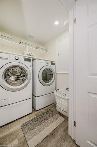 39-2022 Atkinson Drive, Burlington, ON - Indoor Photo Showing Laundry Room