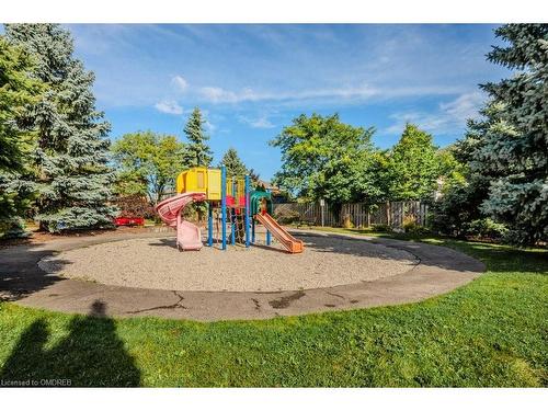 39-2022 Atkinson Drive, Burlington, ON - Outdoor