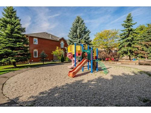 39-2022 Atkinson Drive, Burlington, ON - Outdoor