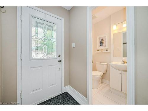 39-2022 Atkinson Drive, Burlington, ON - Indoor Photo Showing Bathroom