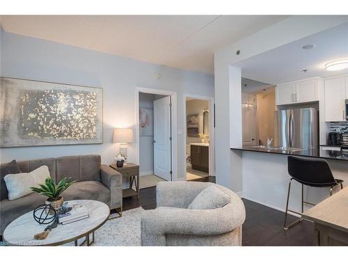 501-1421 Costigan Road, Milton, ON - Indoor Photo Showing Living Room