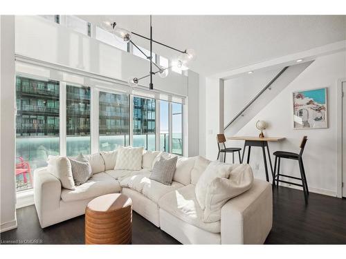 2011-150 East Liberty Street, Toronto, ON - Indoor Photo Showing Living Room