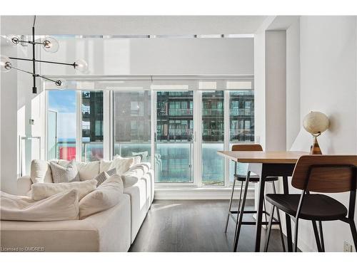 2011-150 East Liberty Street, Toronto, ON - Indoor Photo Showing Living Room