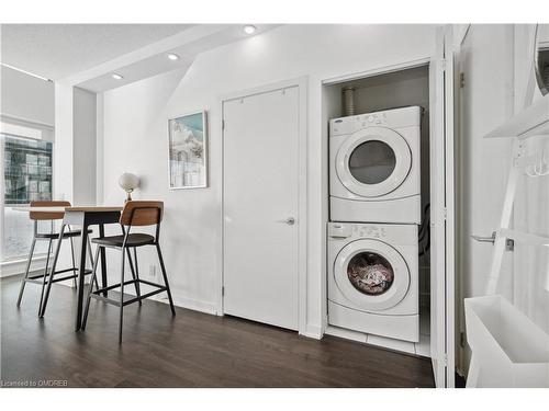 2011-150 East Liberty Street, Toronto, ON - Indoor Photo Showing Laundry Room