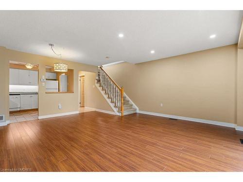 14-44 Frances Avenue, Stoney Creek, ON - Indoor Photo Showing Other Room