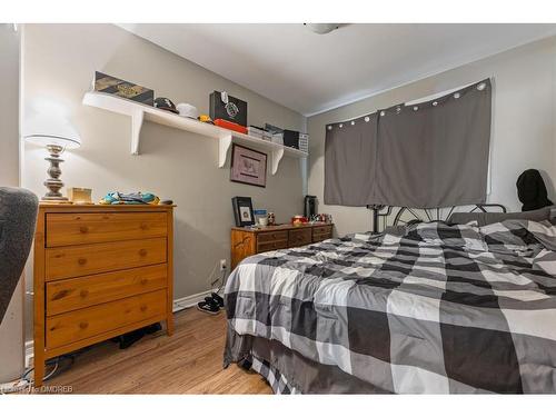 10 Cypress Street, St. Catharines, ON - Indoor Photo Showing Bedroom