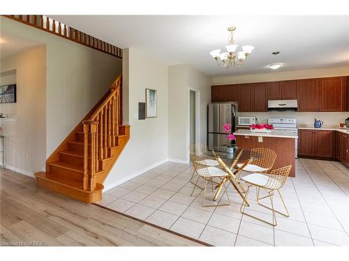 157 Hunter Way, Brantford, ON - Indoor Photo Showing Kitchen