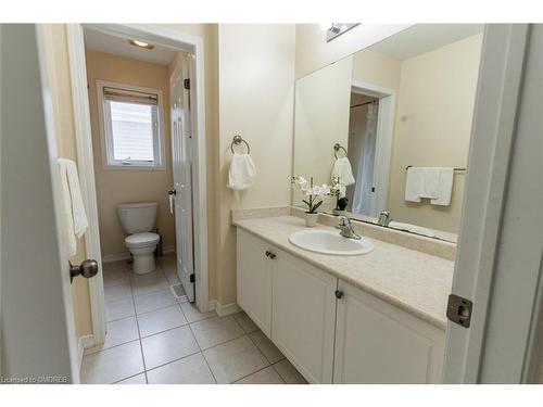 157 Hunter Way, Brantford, ON - Indoor Photo Showing Bathroom