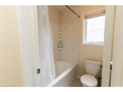 157 Hunter Way, Brantford, ON - Indoor Photo Showing Bathroom