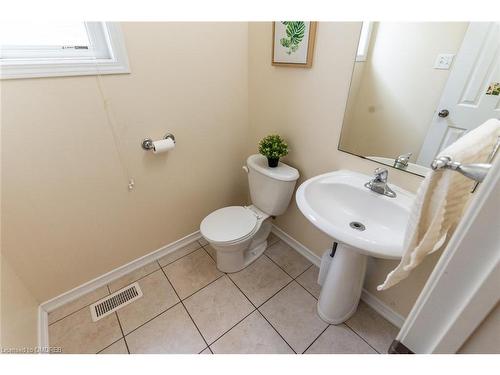 157 Hunter Way, Brantford, ON - Indoor Photo Showing Bathroom