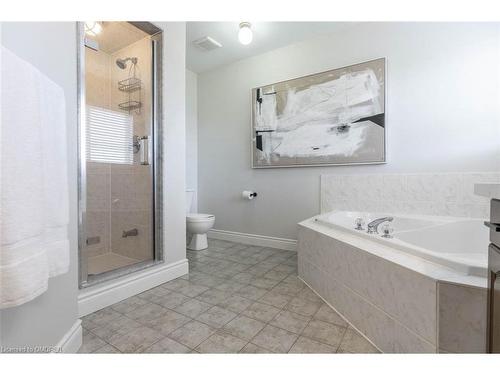 3637 Jorie Crescent, Mississauga, ON - Indoor Photo Showing Bathroom