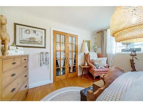 62 Nelson Court, Halton Hills, ON - Indoor Photo Showing Bedroom