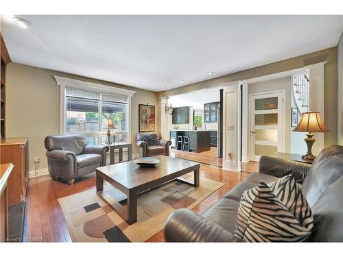 359 River Oaks Boulevard W, Oakville, ON - Indoor Photo Showing Living Room