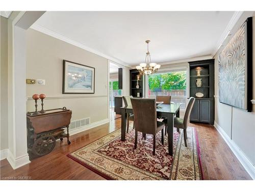 359 River Oaks Boulevard W, Oakville, ON - Indoor Photo Showing Dining Room