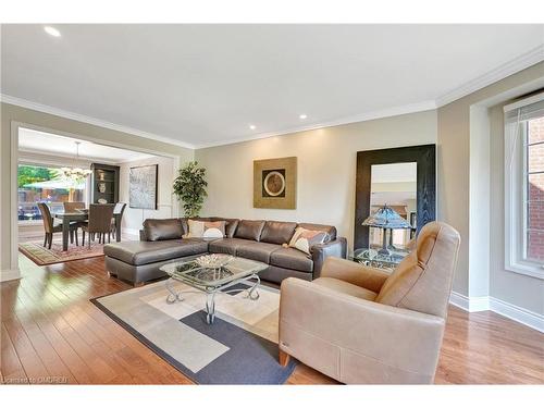 359 River Oaks Boulevard W, Oakville, ON - Indoor Photo Showing Living Room