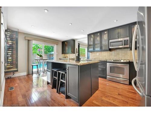 359 River Oaks Boulevard W, Oakville, ON - Indoor Photo Showing Kitchen With Stainless Steel Kitchen With Upgraded Kitchen