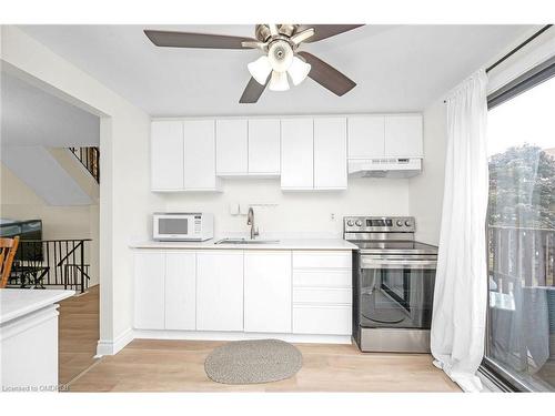 14-1250 Limeridge Road E, Hamilton, ON - Indoor Photo Showing Kitchen