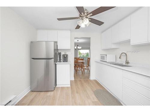 14-1250 Limeridge Road E, Hamilton, ON - Indoor Photo Showing Kitchen