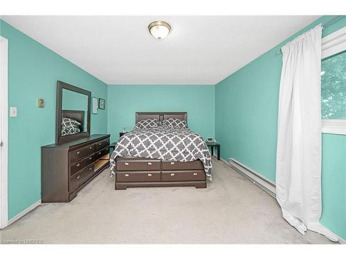 14-1250 Limeridge Road E, Hamilton, ON - Indoor Photo Showing Bedroom