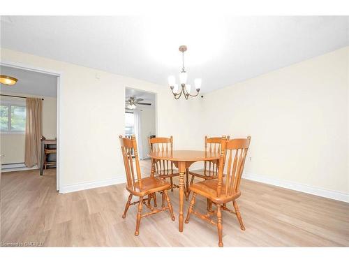 14-1250 Limeridge Road E, Hamilton, ON - Indoor Photo Showing Dining Room