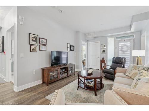 105-2388 Khalsa Gate, Oakville, ON - Indoor Photo Showing Living Room