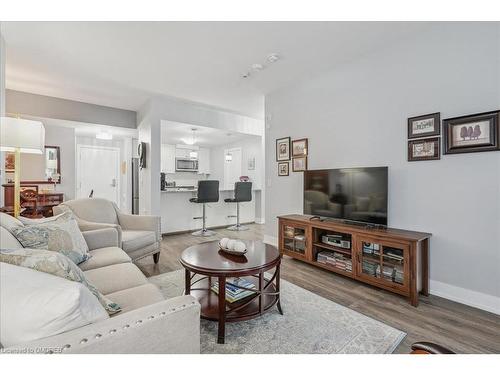 105-2388 Khalsa Gate, Oakville, ON - Indoor Photo Showing Living Room