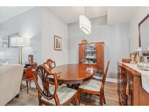 105-2388 Khalsa Gate, Oakville, ON - Indoor Photo Showing Dining Room