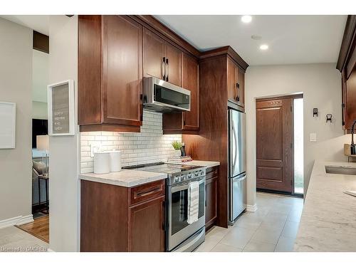 380 Duncombe Drive, Burlington, ON - Indoor Photo Showing Kitchen