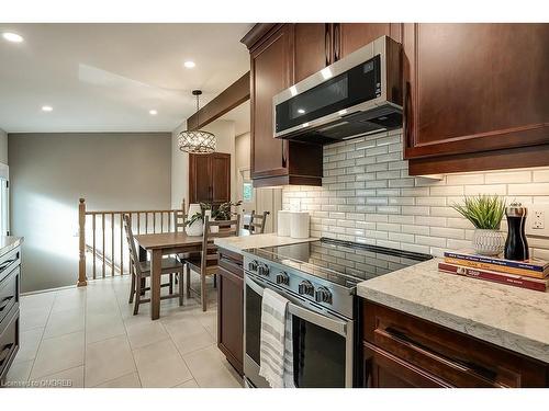 380 Duncombe Drive, Burlington, ON - Indoor Photo Showing Kitchen With Upgraded Kitchen