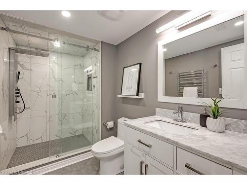 380 Duncombe Drive, Burlington, ON - Indoor Photo Showing Bathroom