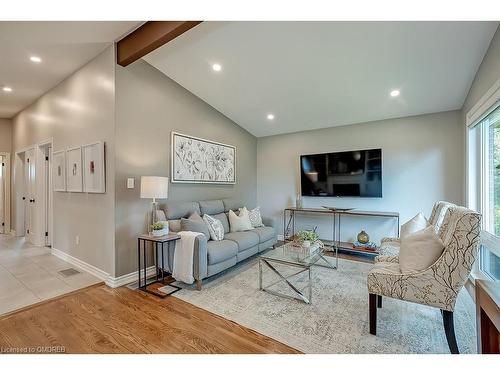 380 Duncombe Drive, Burlington, ON - Indoor Photo Showing Living Room