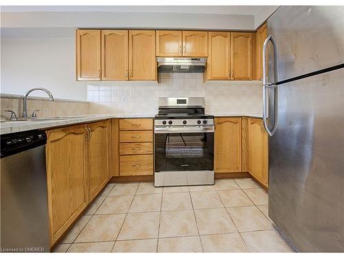 2431 Newcastle Crescent, Oakville, ON - Indoor Photo Showing Kitchen