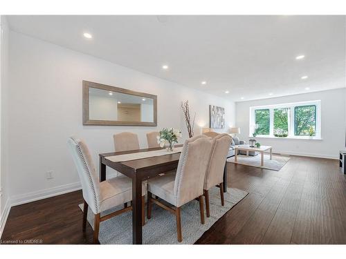 15 Woodridge Drive, Guelph, ON - Indoor Photo Showing Dining Room